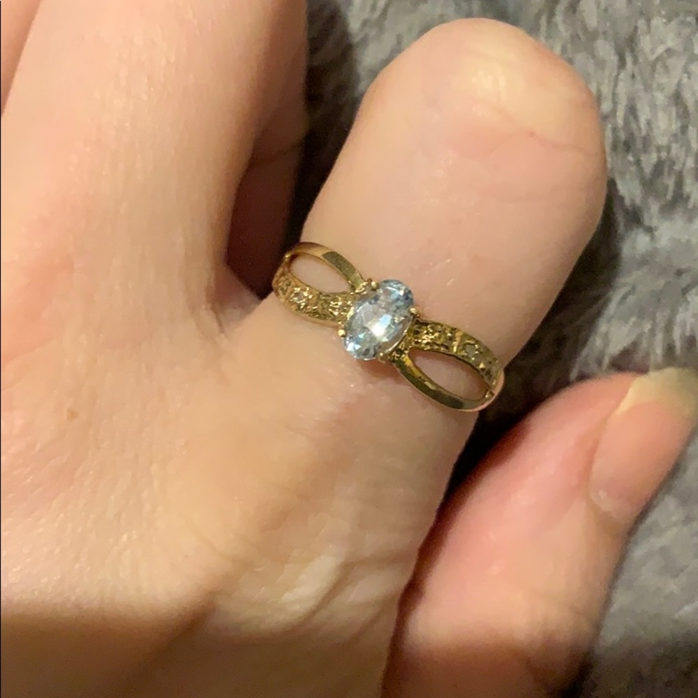 Aquamarine 10k ring